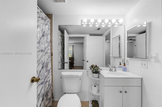 Building Photo - 10630 SW 157th Ct