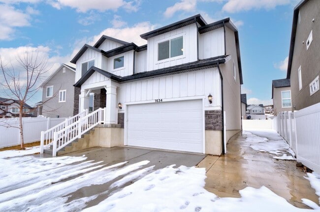 Building Photo - 1634 Gannett Dr