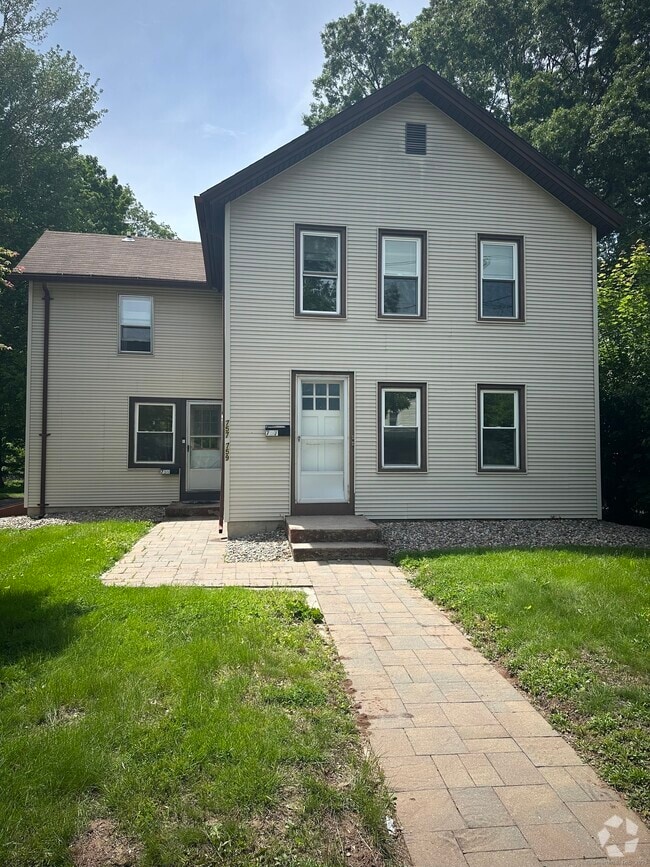 Building Photo - 759 Main St