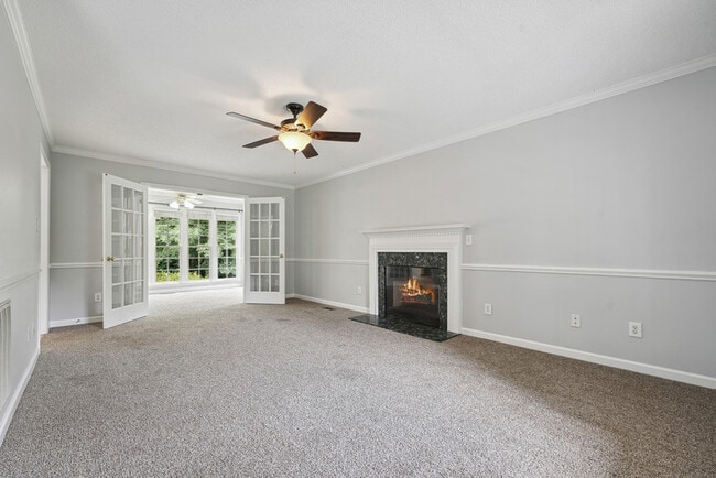 Building Photo - 223 Wintergreen Dr
