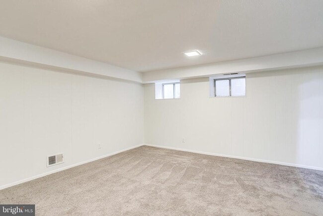 Building Photo - 2822 S Buchanan St