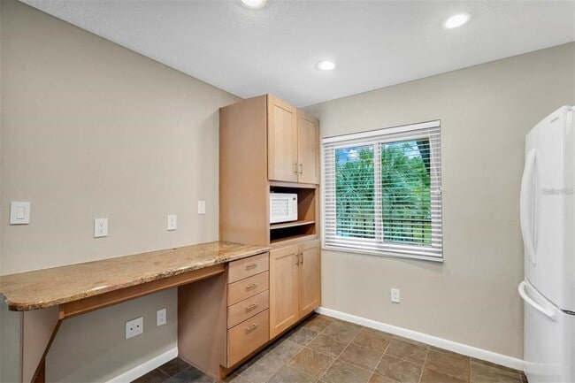 Building Photo - 15 Escondido Cir