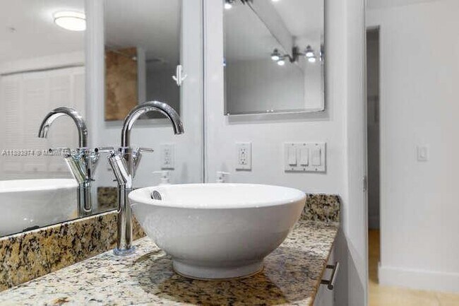 Building Photo - 41 SE 5th St