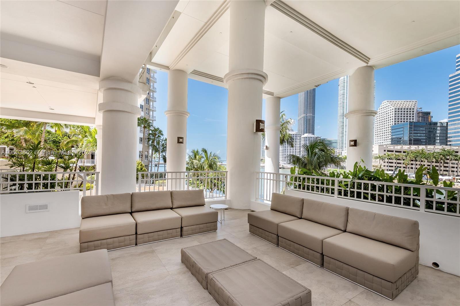 Building Photo - 801 Brickell Key Blvd
