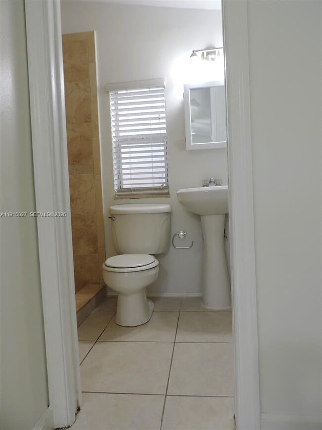 Building Photo - 3134 SW 25th Ter