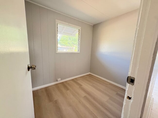 Building Photo - Two Bedroom Duplex