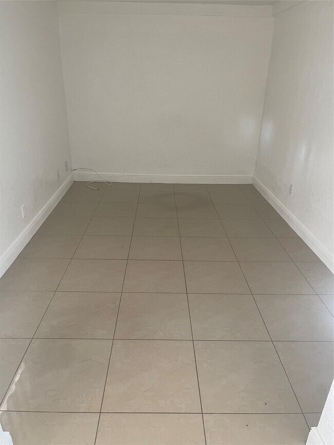 Building Photo - 3611 NE 15th Ave