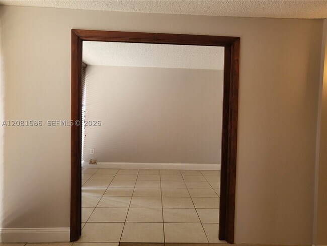 Building Photo - 6924 SW 114th Pl