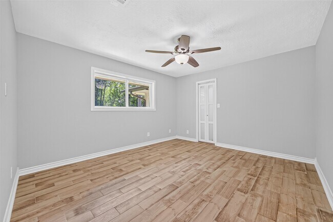Building Photo - 18747 Woodridge Dr
