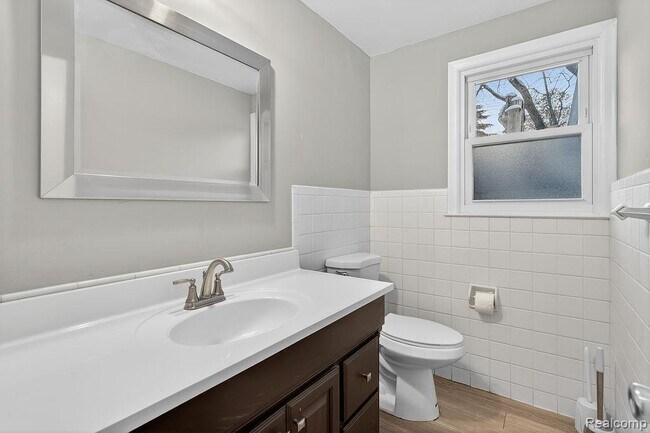 Building Photo - 126 Orchardale Dr