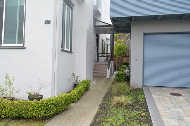 Building Photo - 87 Lakemont Dr