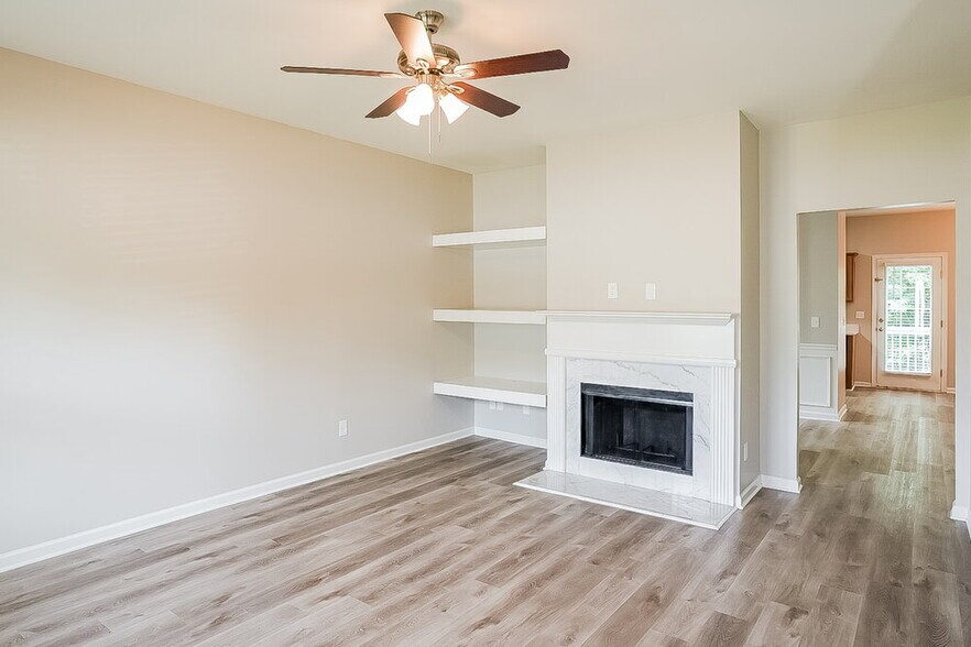 Building Photo - 657 Amberwood Dr