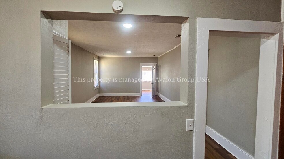 Building Photo - 6510 Avalon St