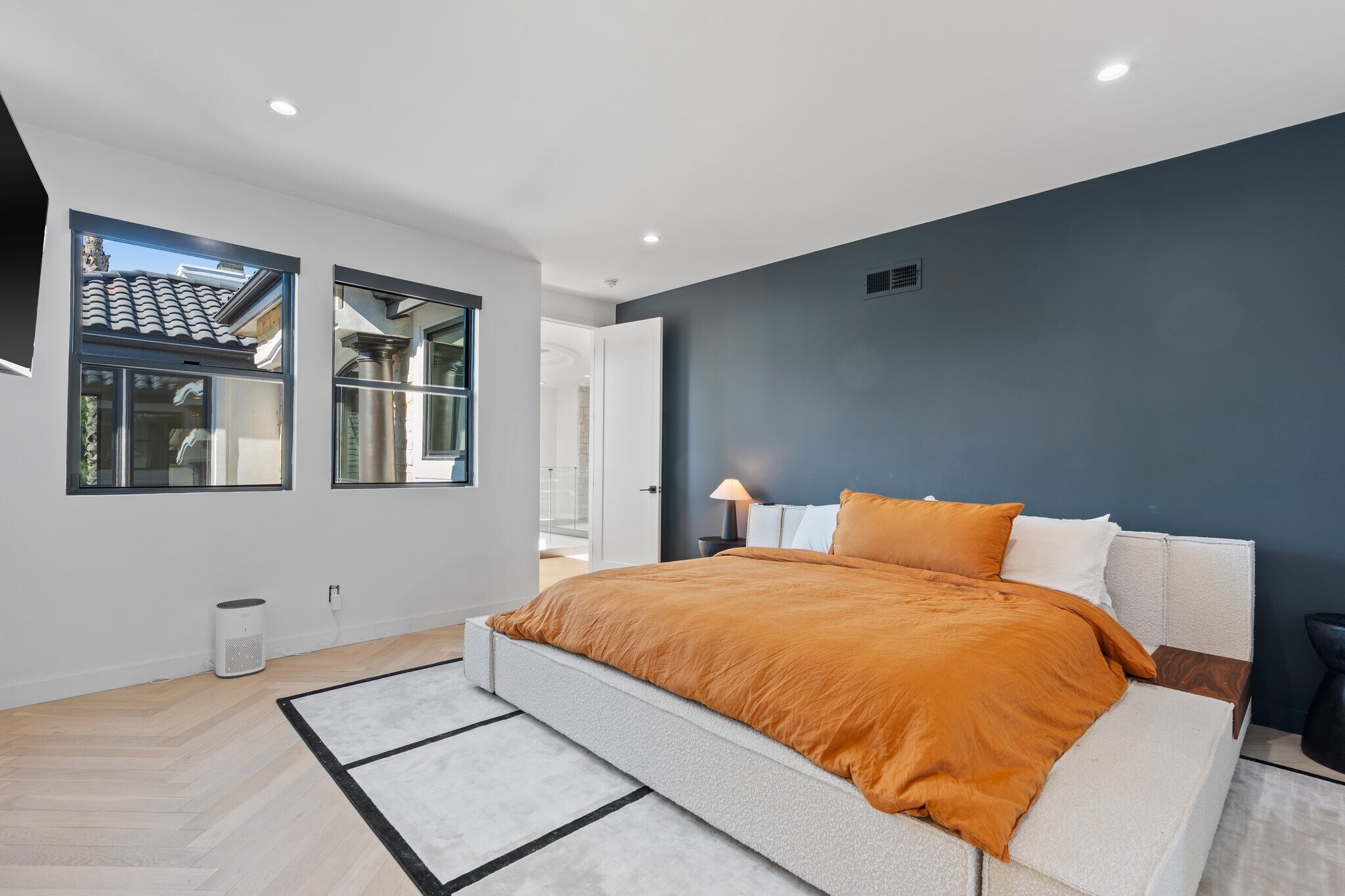 Building Photo - 17437 Oak Creek Ct