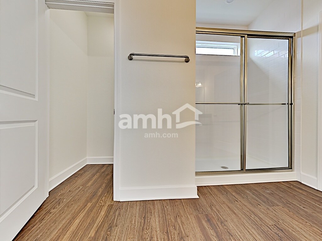 Building Photo - 5843 Hampton Creek Rd