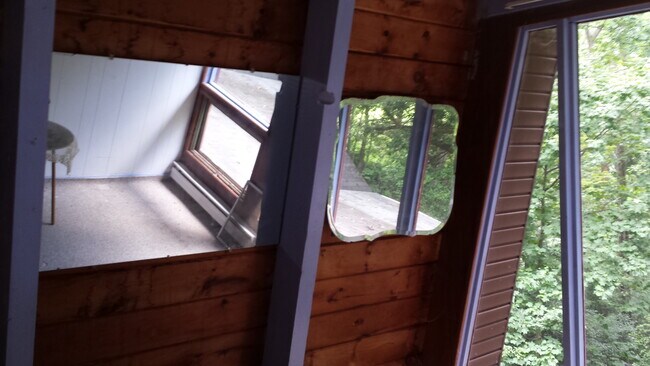 Building Photo - 66 Queens Way