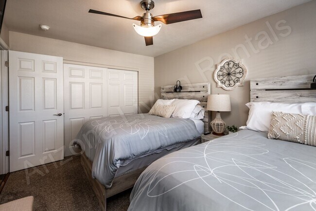 Building Photo - FURNISHED POOL HOME