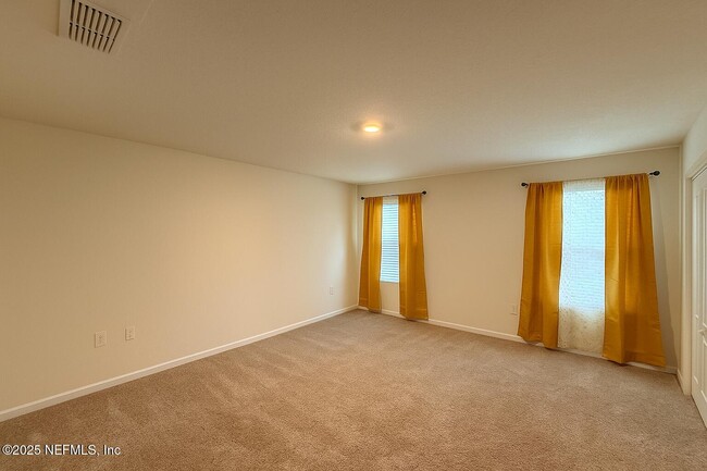 Building Photo - 402 Aralia Ln