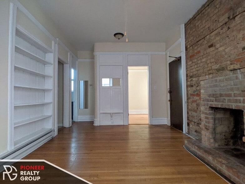 Building Photo - 1216 N Dearborn St