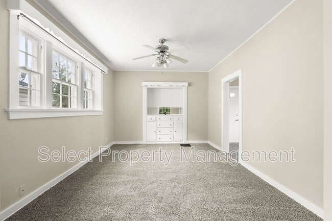 Building Photo - 3712 S Anthony Blvd