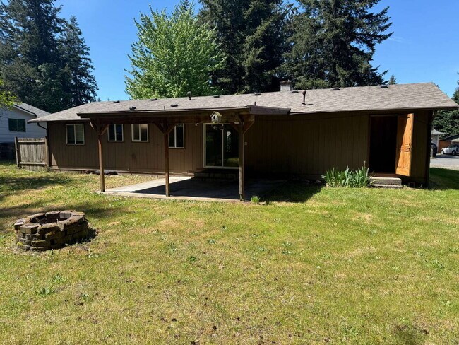 Building Photo - Rambler in Maple Valley Available Now!