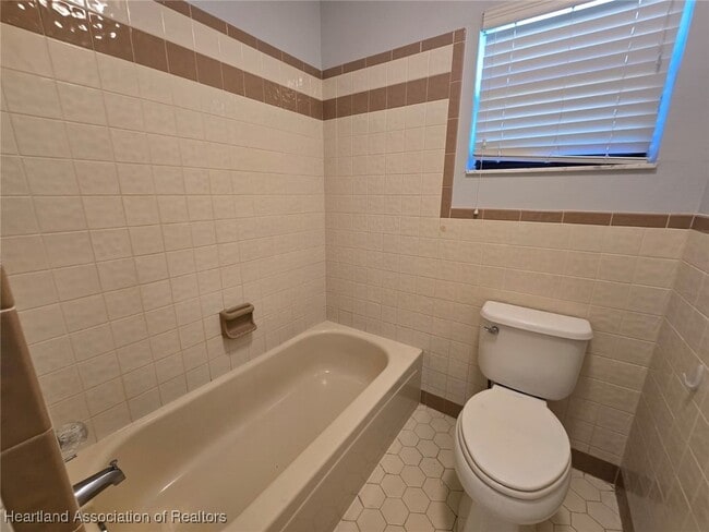 Building Photo - 644 Serenade Terrace