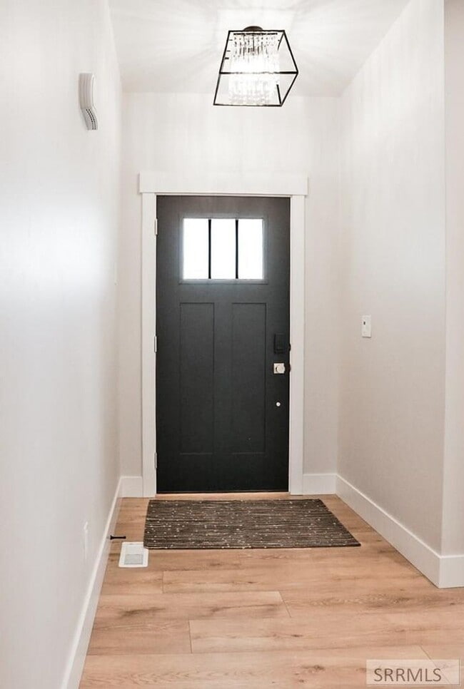 Building Photo - COMPLETELY FURNISHED HOME FOR RENT IN SUGA...