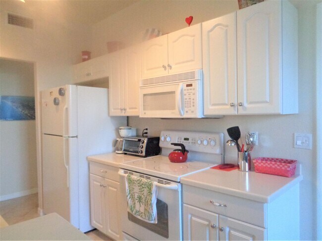 Building Photo - NEW PRICE! Venice Island 3BR/2BA 3rd Floor End Unit Condo