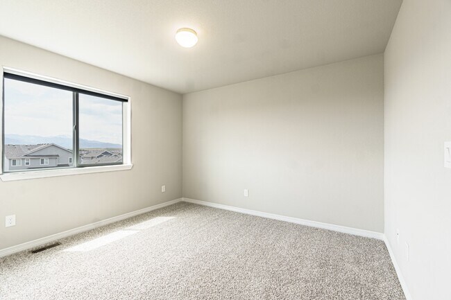 Building Photo - 6736 Skuna Dr