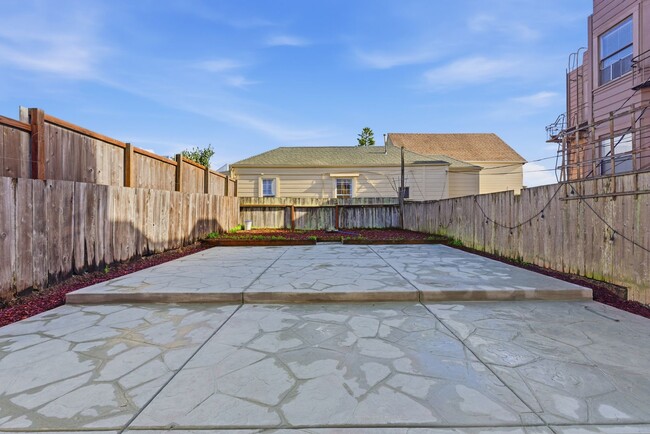 Building Photo - San Francisco Charm with Modern Upgrades