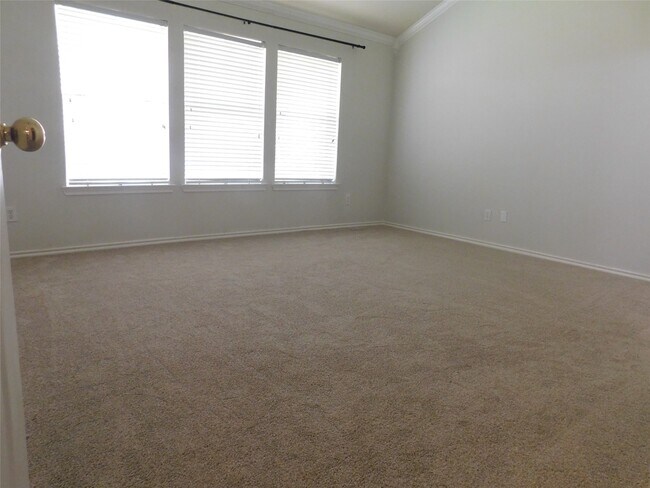 Building Photo - 3334 Pebble Beach Ln