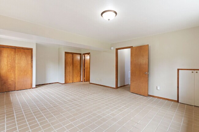 Building Photo - Rare Woodland Park Rental with RV Parking,...