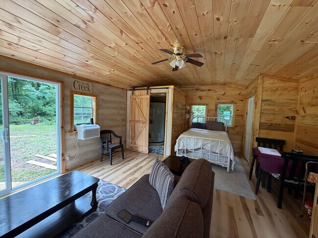 Building Photo - 209 Verdi Ln