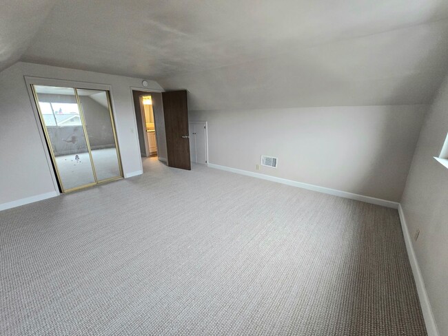 Building Photo - 505 Acapulco Ct