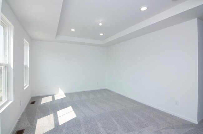 Building Photo - 5559 E Spaniel Dr