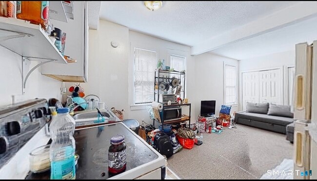 Building Photo - 666 Main St