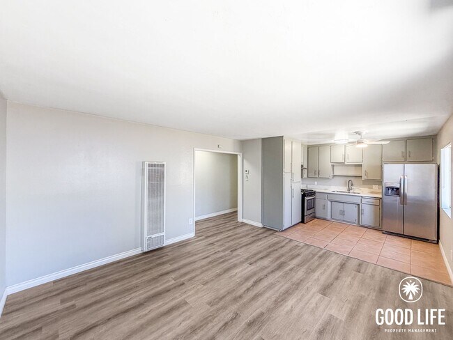 Building Photo - SD: 3BD/1BA Home in Lakeside with In-Unit Laundry & Built-In Closets