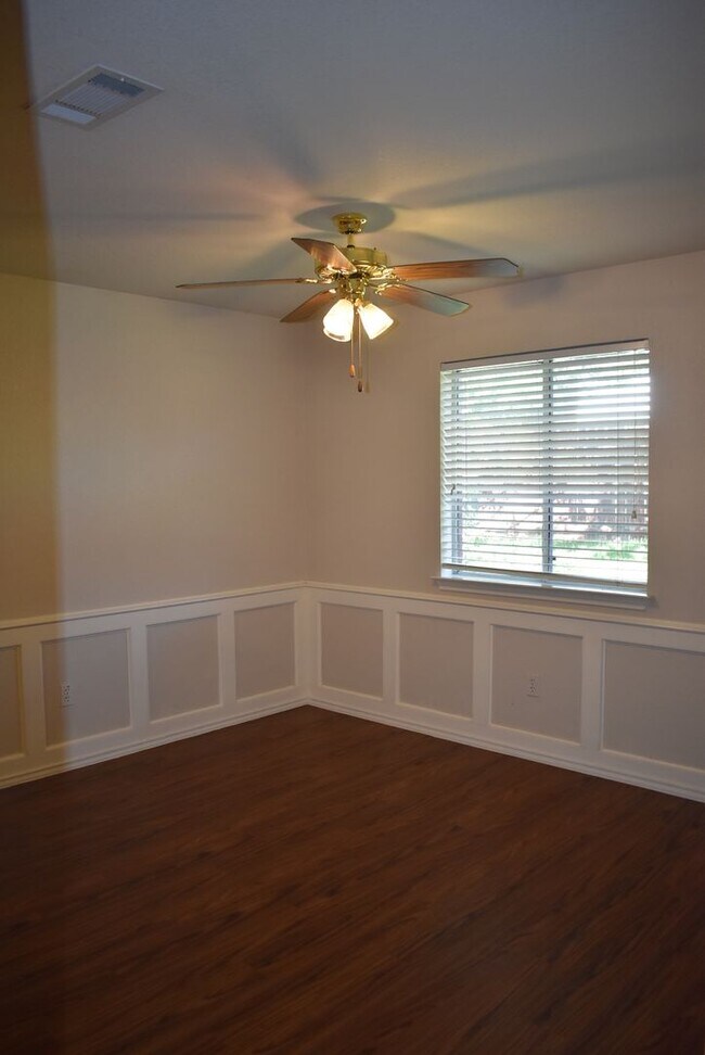 Building Photo - 4bd/2ba house close to shopping and Ft. Hood!
