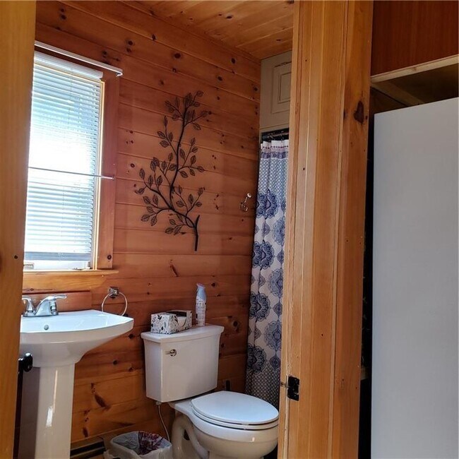 Building Photo - 120 Mill St