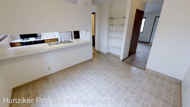 Building Photo - 211 S Sheldon Ave