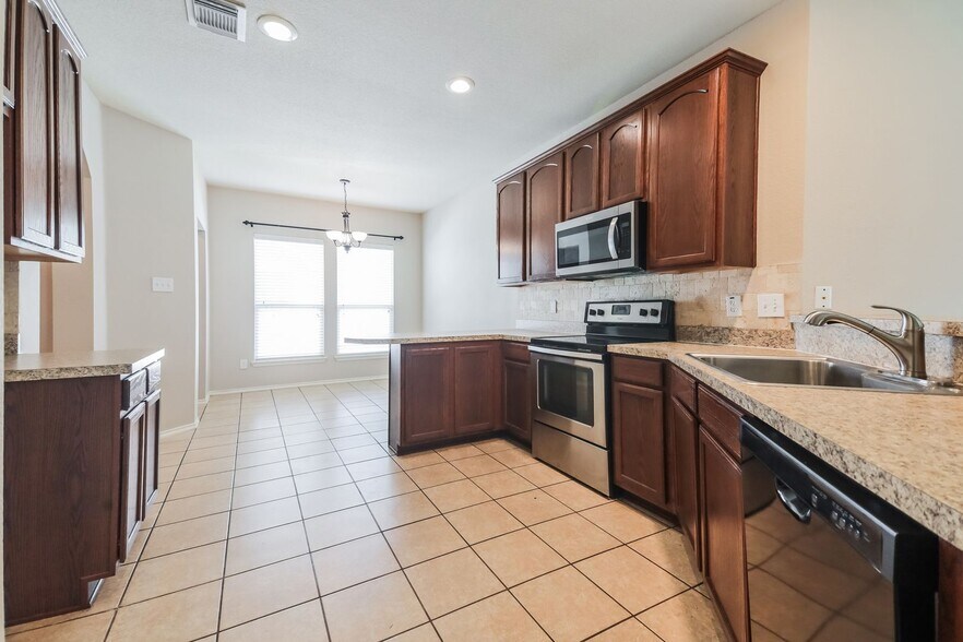 Building Photo - 9915 Wethers Field Cir