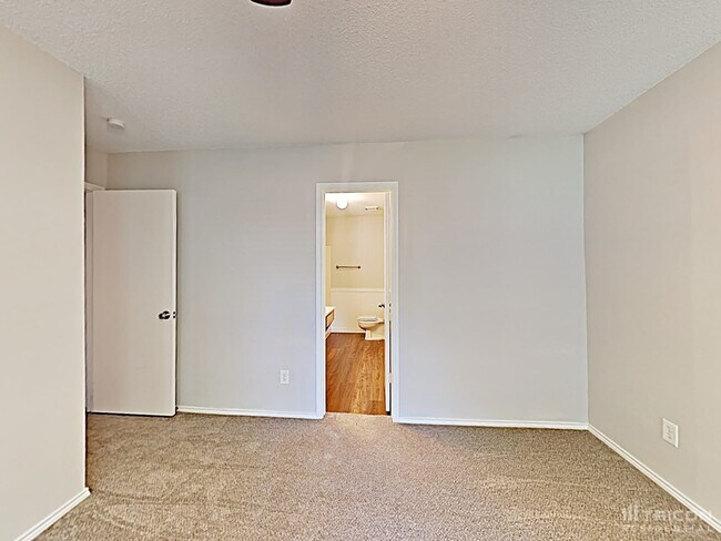 Building Photo - 6514 Spitfire Dr
