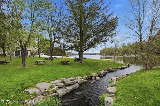 Building Photo - 12 Rockway Ct