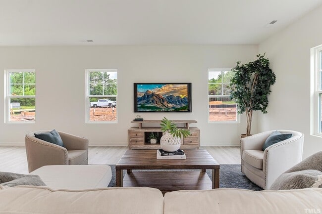 Building Photo - 95 Suhani Ln