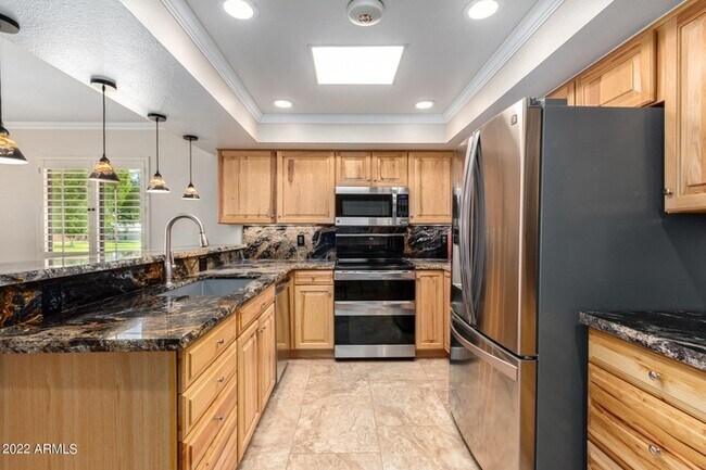 Building Photo - Your Oasis Awaits!