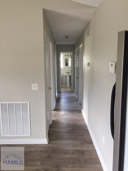 Building Photo - 936 Poppleton Dr