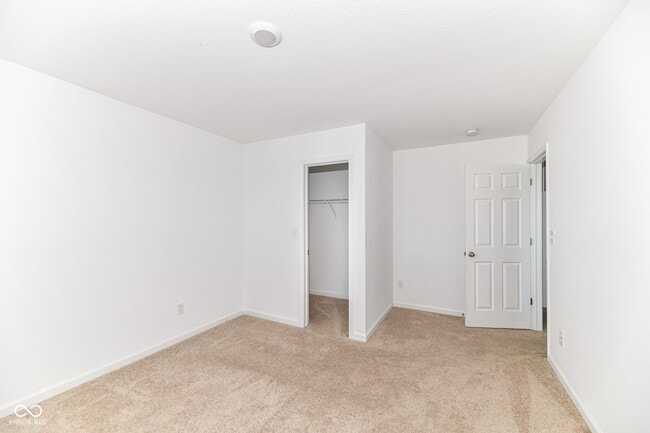 Building Photo - 5375 Maywood Dr