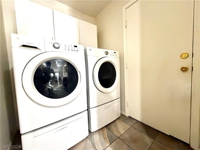 Building Photo - 3995 Starfield Ln