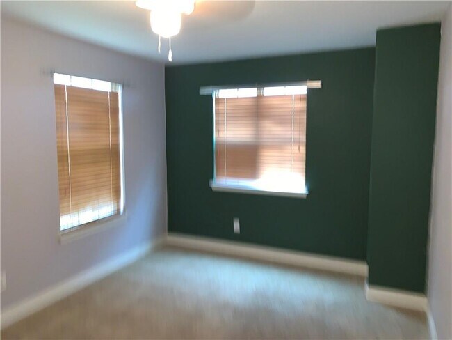 Building Photo - 5824 Malarkey Rd