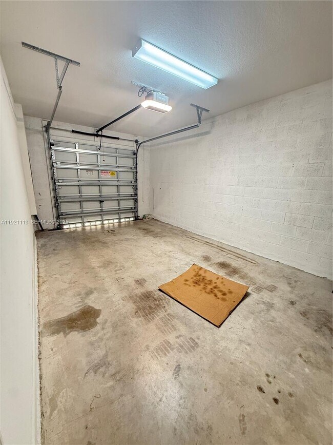 Building Photo - 4029 NW 11 Dr